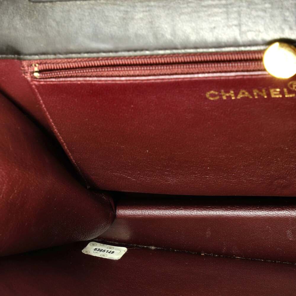 Chanel Vintage Clutch With Chain #241274C31B - Picture 6 of 9